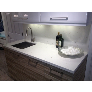 Sunny Pearl Crema Vanity